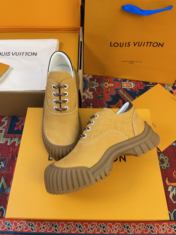 ルイヴィトン靴背面デザイン